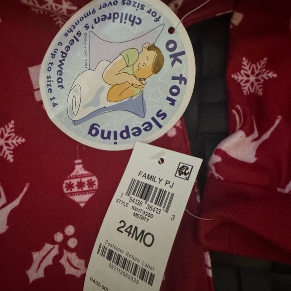 Family PJs Macy's Candy Red Snowflakes Ornaments Trees pajamas NWT 24 Months - Picture 5 of 5